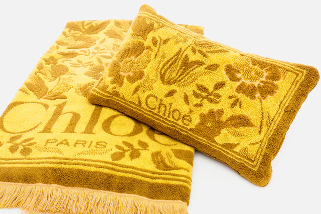Chloé à La Plage Beach Pillow